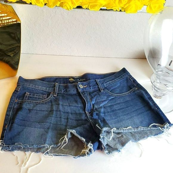 Old Navy Cut-Off Distressed Jean Shorts Size 4 - Picture 3 of 6